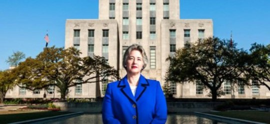 Mayor Annise Parker stands her ground at City Hall. Photo: Jeff Wilson