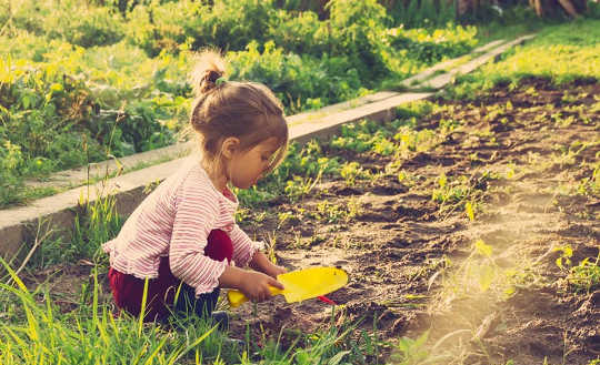 Being In Nature Is Good For Learning And Here's How To Get Kids Outside