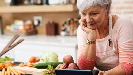 Colon Cancer Patients Who Eat Nuts Have Lower Death Risk