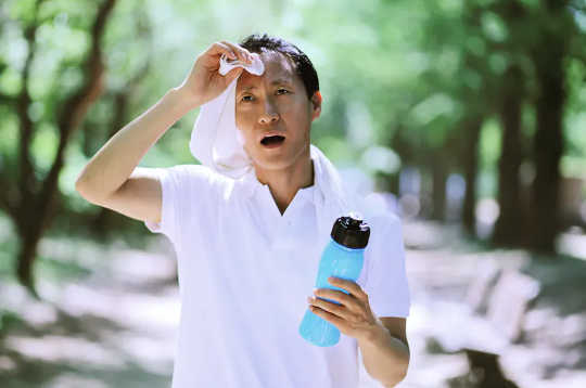 How Cool Touch Shirts Can Make You Feel Cool On Hot Days