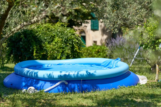 inflatable pool