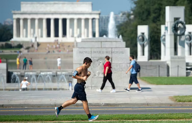 Extreme heat can be dangerous for runners, cyclists, and anyone spending time outdoors: 6 tips for staying safe.