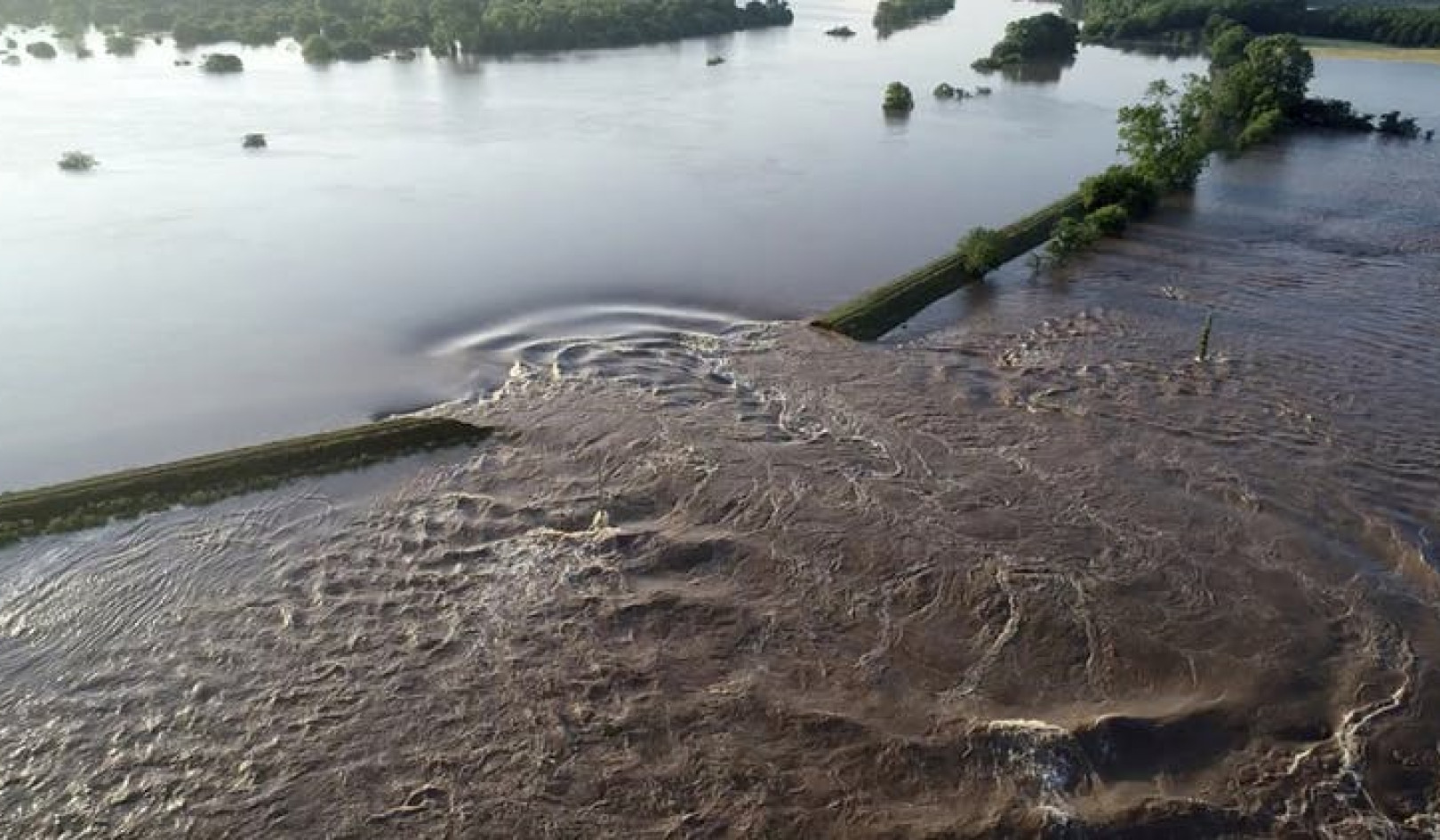 As Flood Risks Increase Across The US, It's Time To Recognize The Limits Of Levees