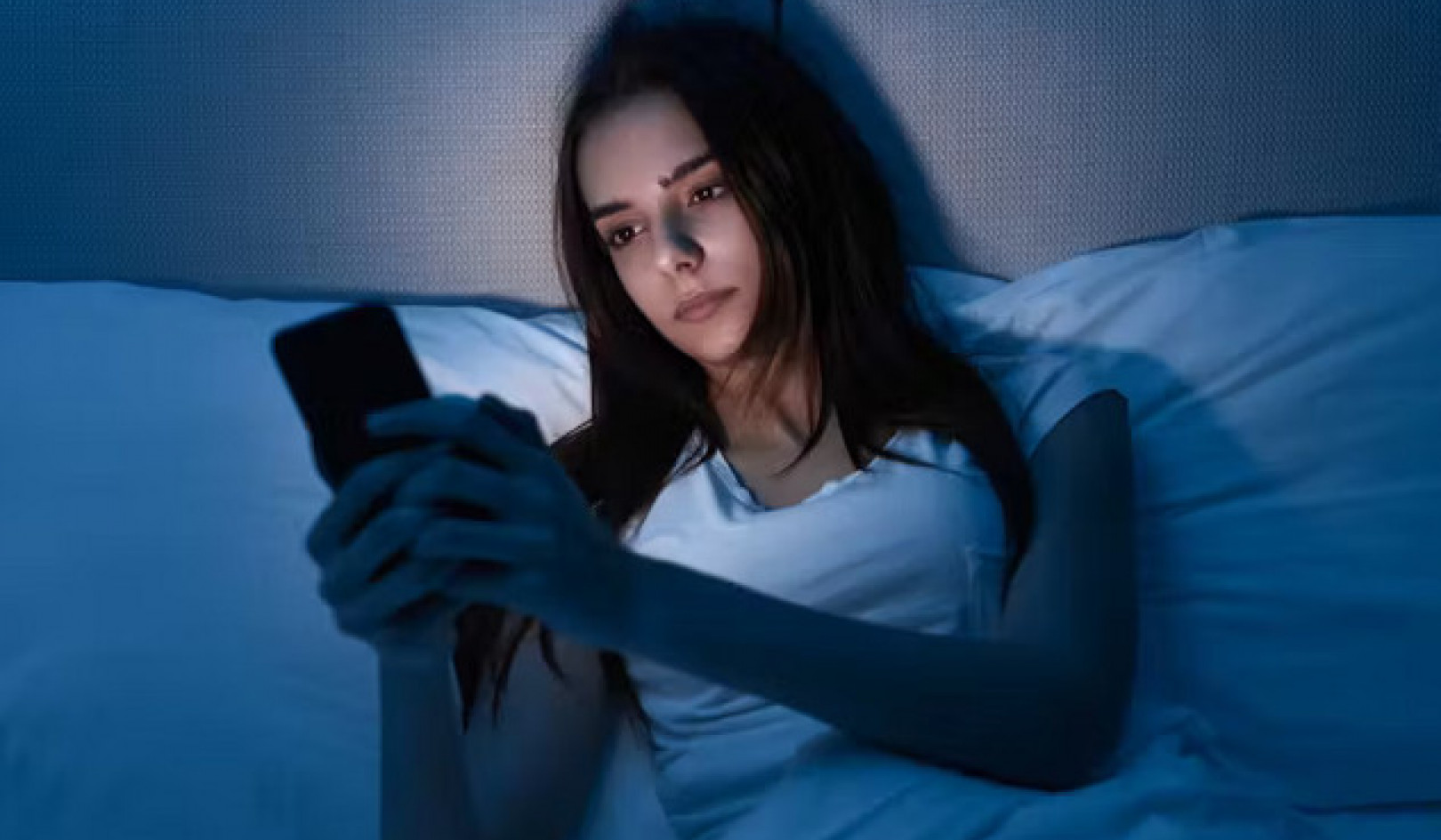 How Blue Light from Your Phone Damages Skin