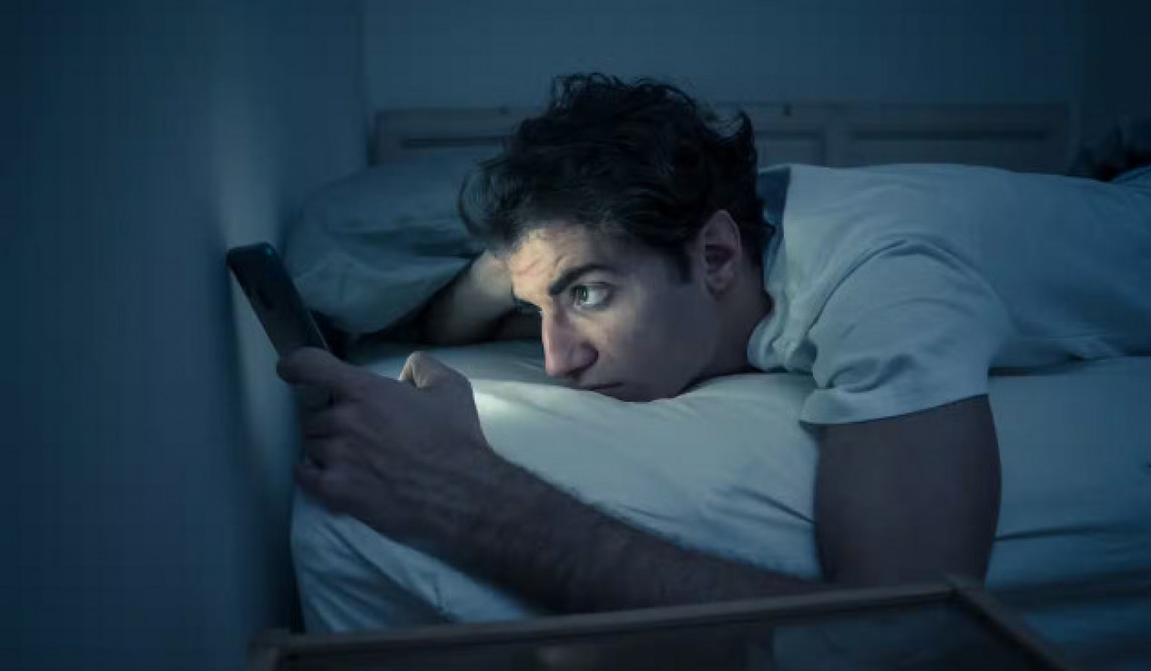 Answering Work Emails from Home at Night? New Law Says: No!