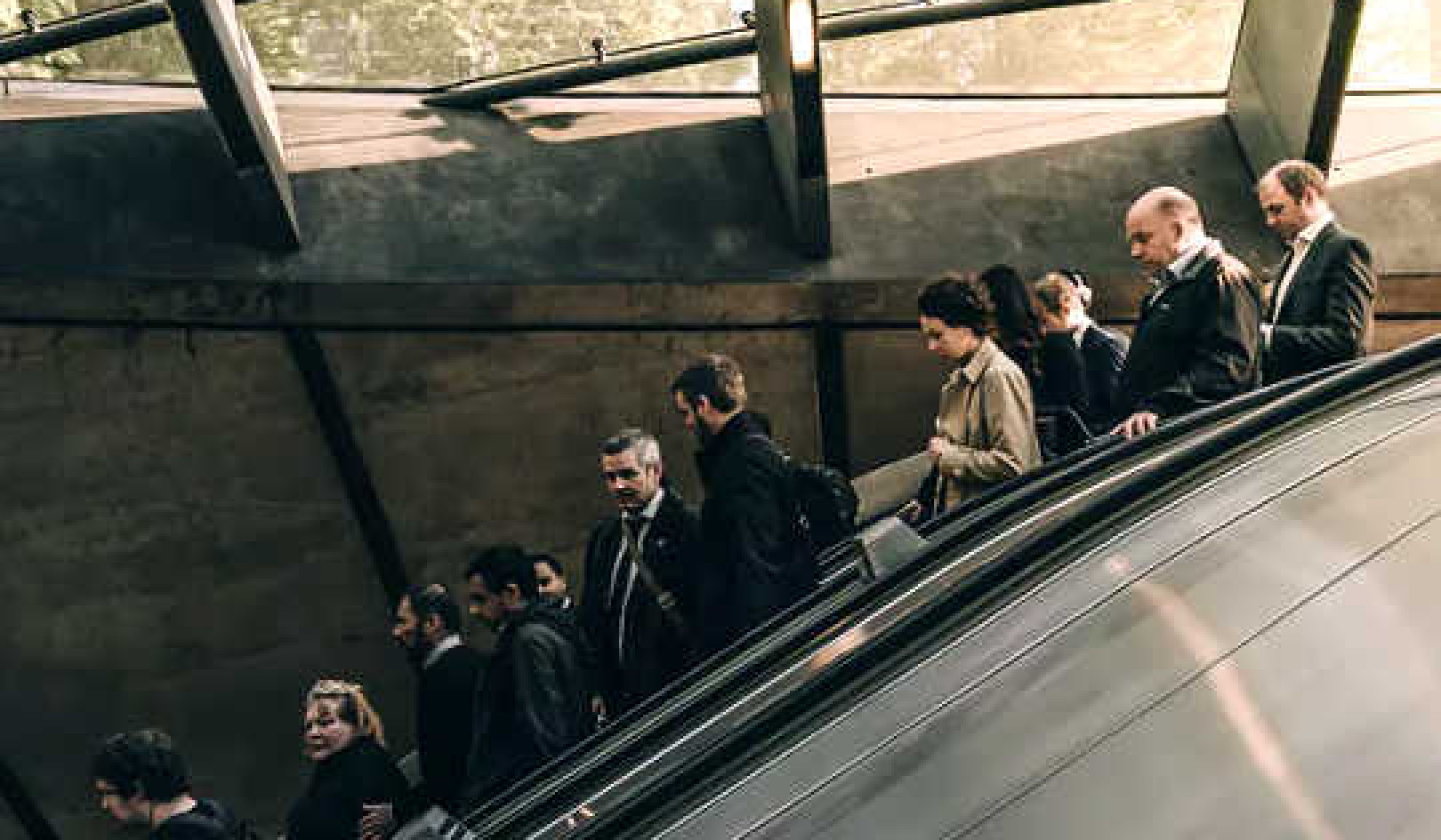 Should You Stand Or Walk On A Escalator? Left Side, Right Side?