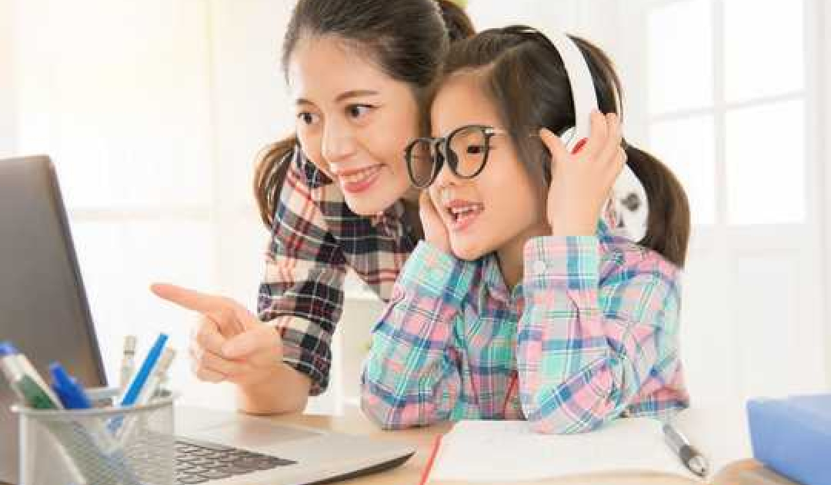 How To Protect Your Kids Ears While Using Headphones More During The Pandemic?